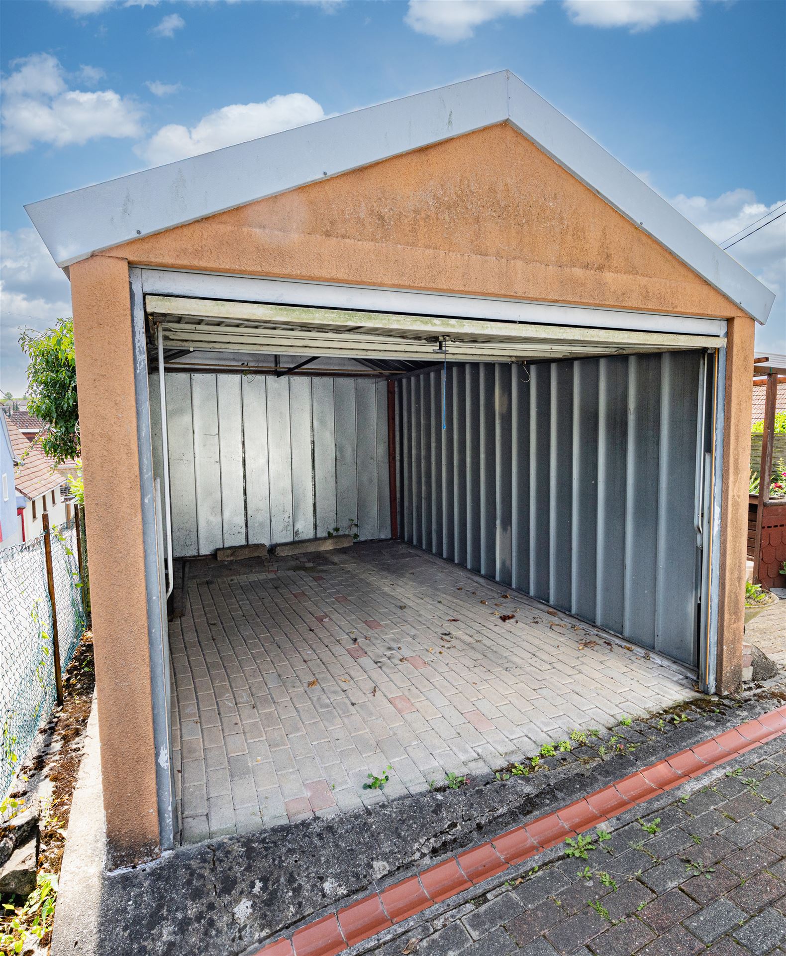 Garage des Einfamilienhauses in Pleisweiler